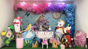 decoração festa infantil tema Alice